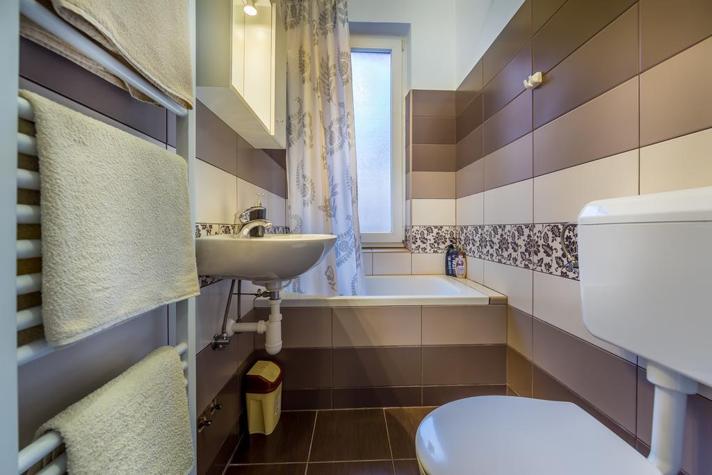 Rooms Center Demetrova 리예카 외부 사진